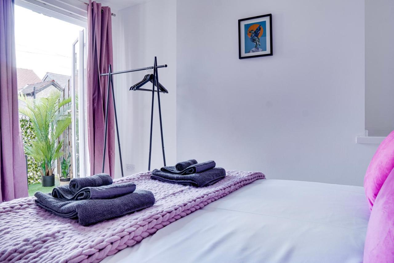 Modern 2 Bedroom Flat - 15 Minutes To Liverpool Birkenhead Eksteriør bilde
