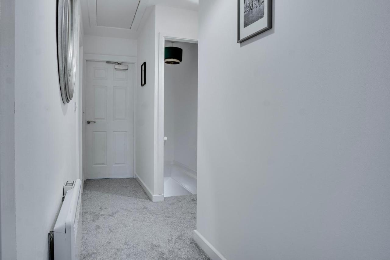 Modern 2 Bedroom Flat - 15 Minutes To Liverpool Birkenhead Eksteriør bilde