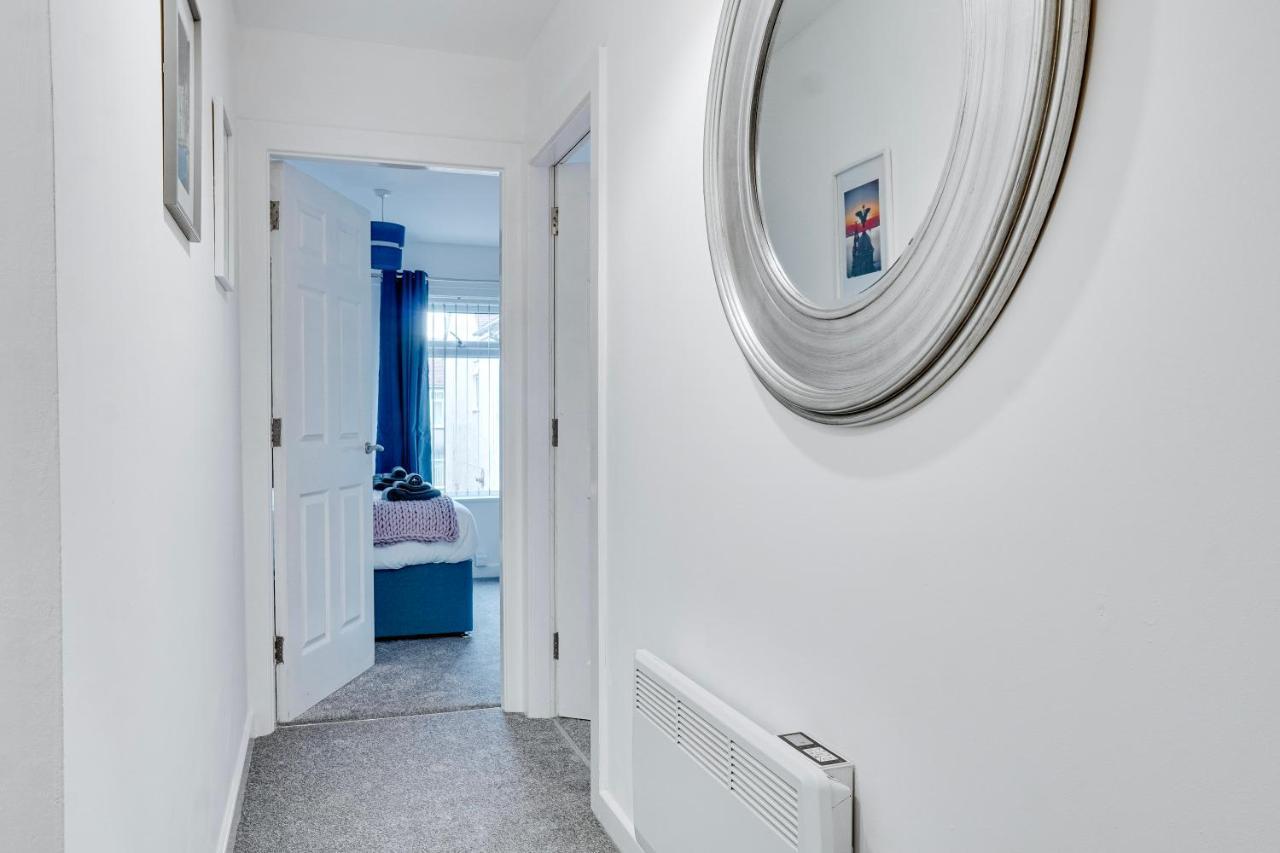 Modern 2 Bedroom Flat - 15 Minutes To Liverpool Birkenhead Eksteriør bilde