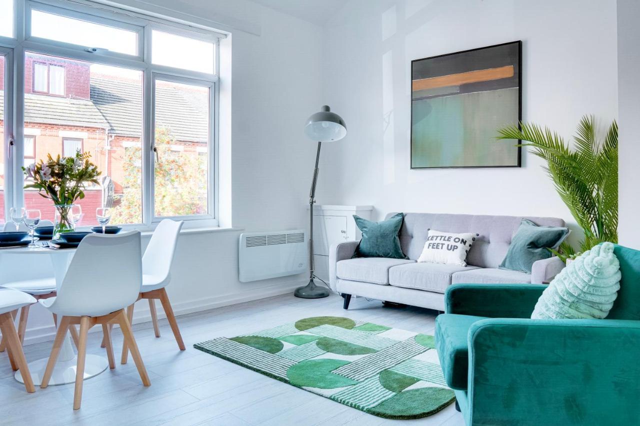 Modern 2 Bedroom Flat - 15 Minutes To Liverpool Birkenhead Eksteriør bilde